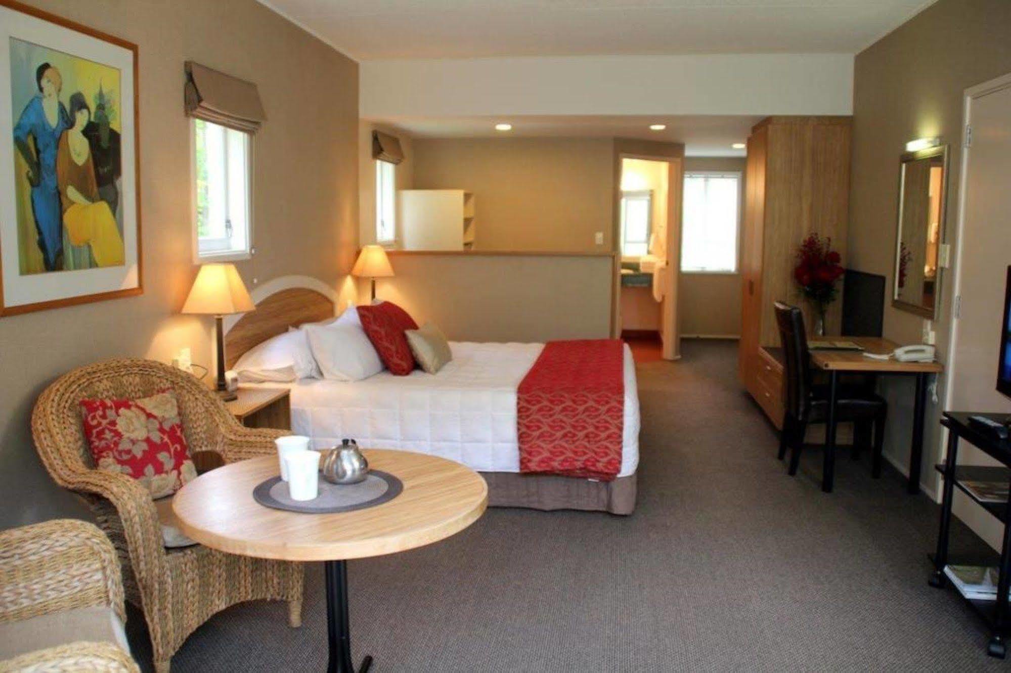 Wallaceville Motor Lodge Upper Hutt Eksteriør billede