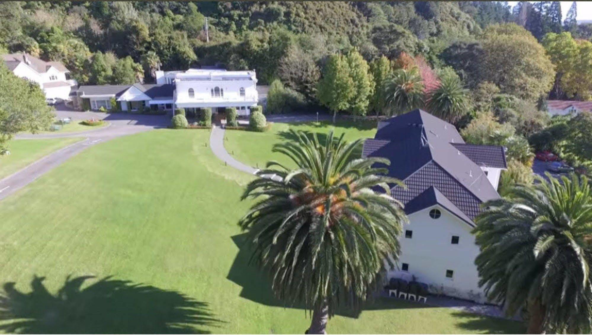Wallaceville Motor Lodge Upper Hutt Eksteriør billede